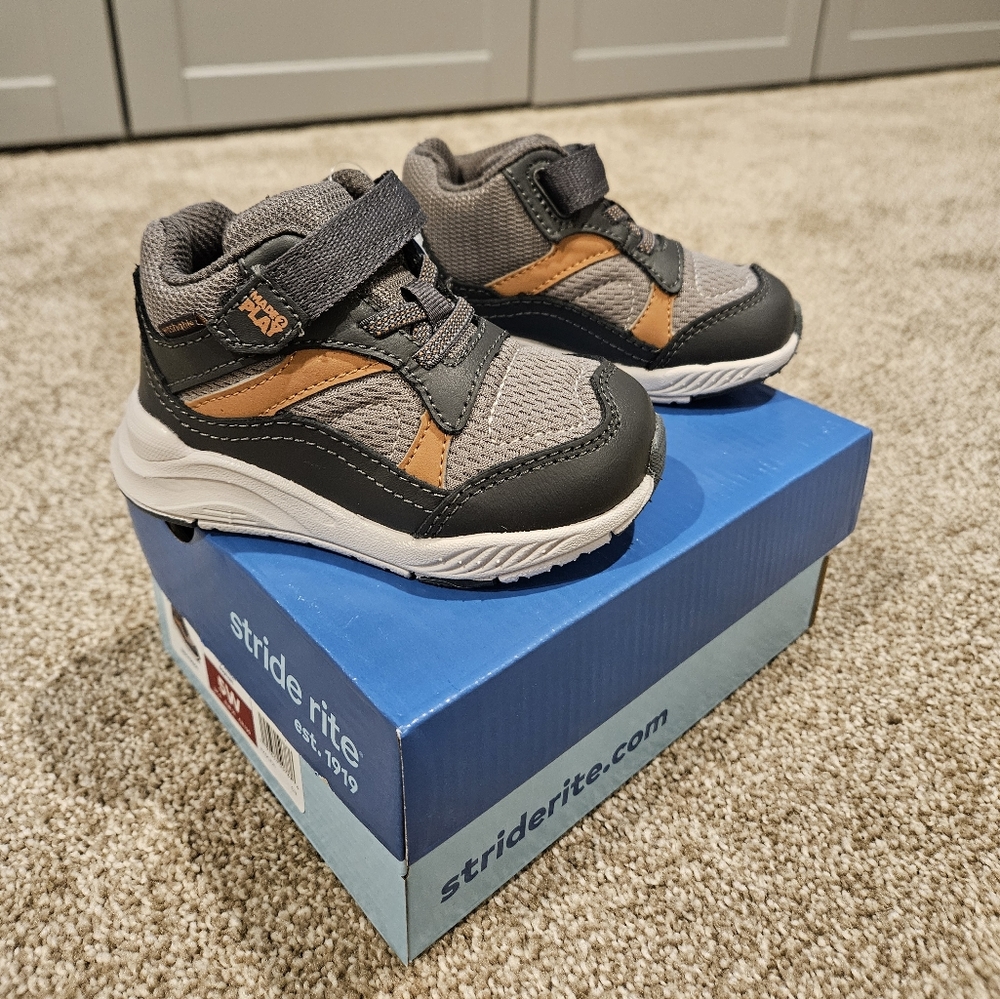 Stride rite m2p Wilson asphalt size 5 wide